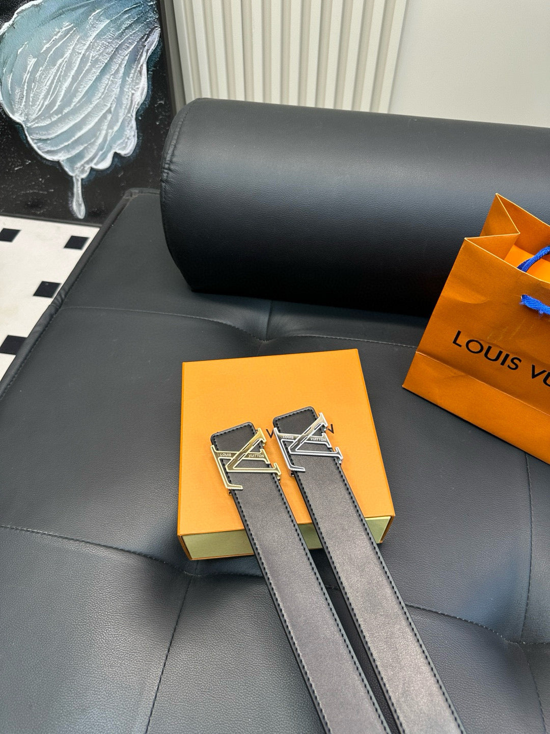 LV Simple and fashionable style