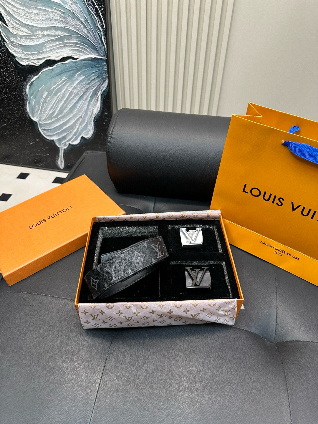 LV Silver and black double-buttoned suit