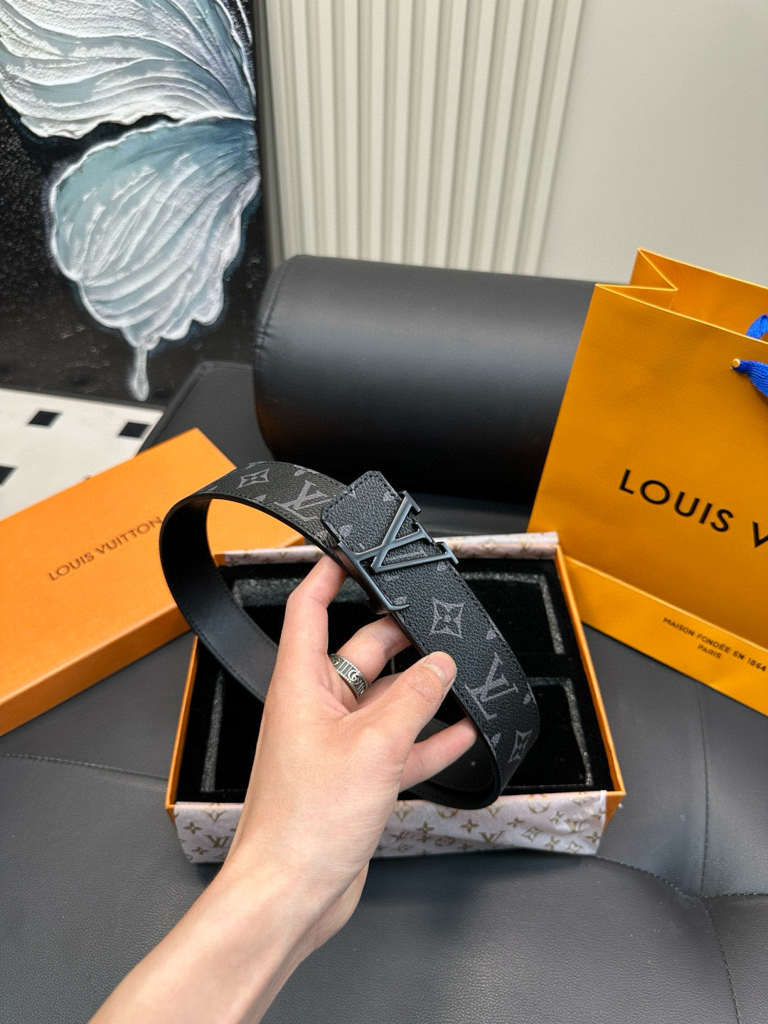 LV Silver and black double-buttoned suit