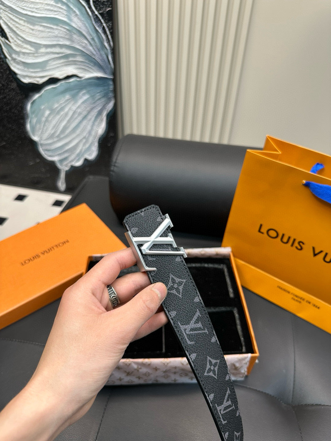 LV Silver and black double-buttoned suit