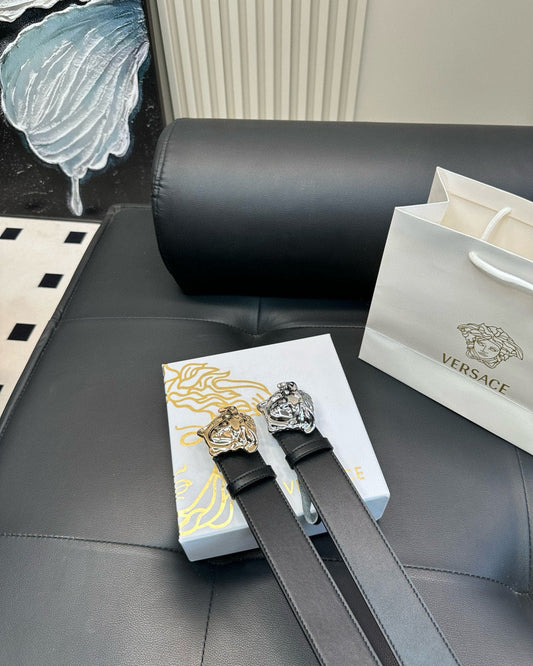 Versace Simple and fashionable, polished metal fastener