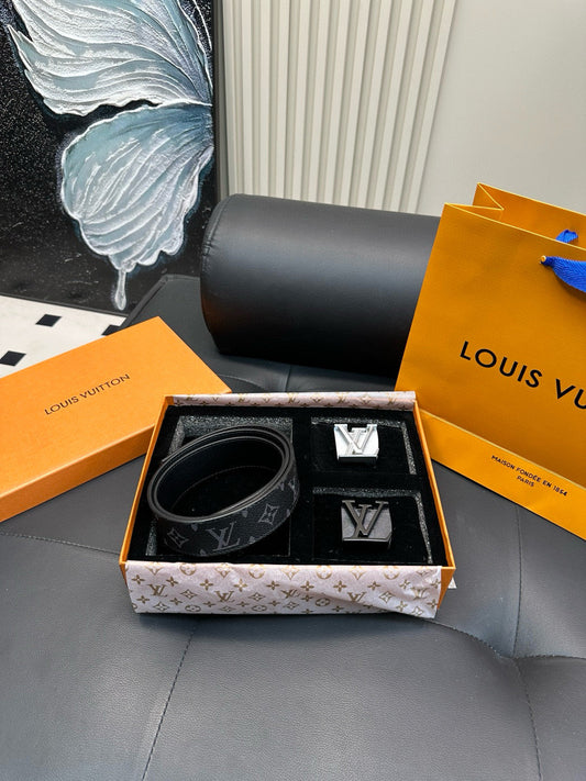 LV Silver and black double-buttoned suit