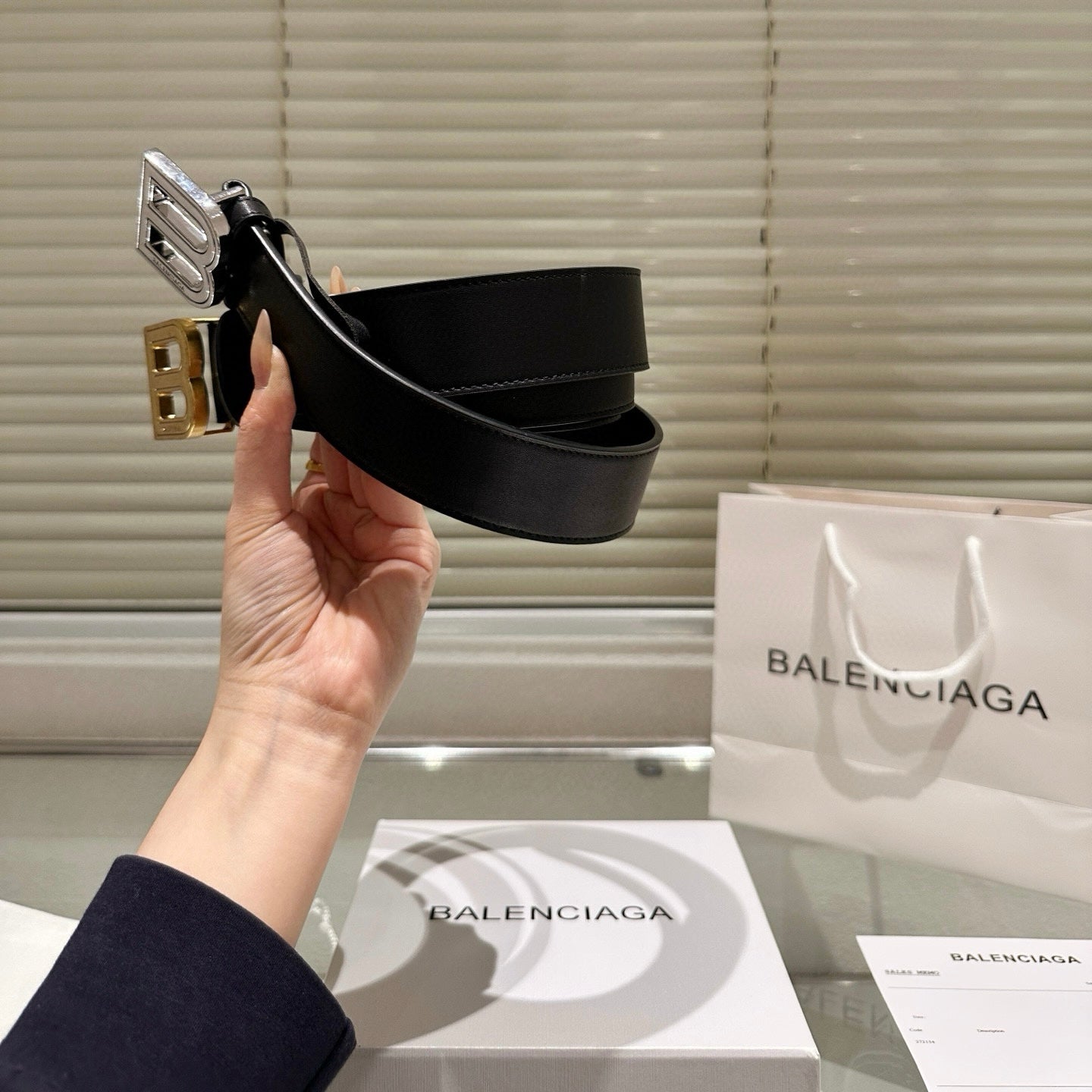 Balenciaga Fashionable fine-grained leather