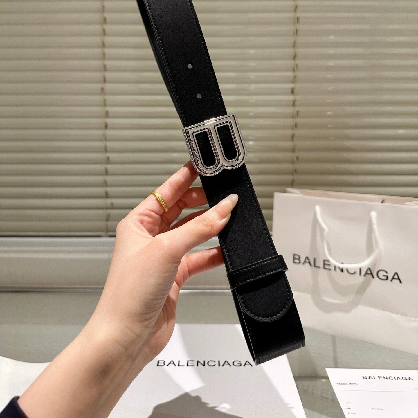 Balenciaga Fashionable fine-grained leather