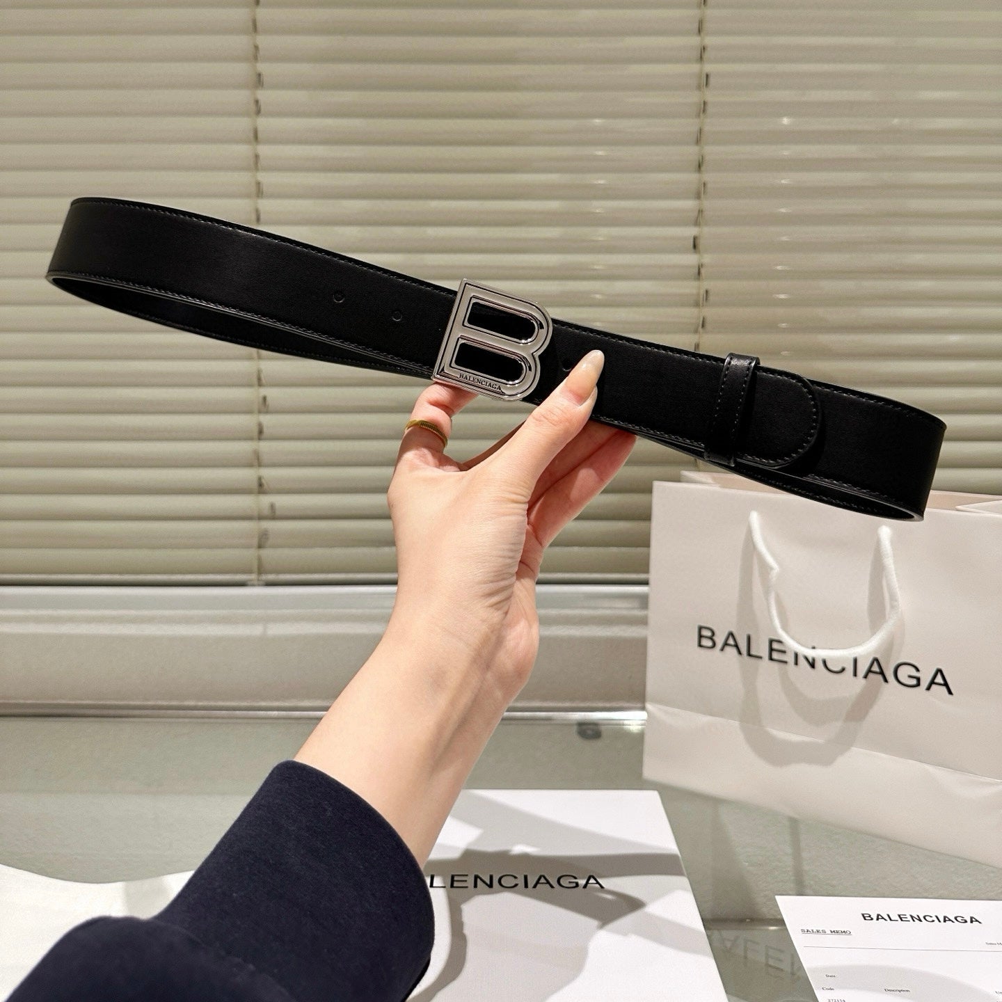 Balenciaga Fashionable fine-grained leather