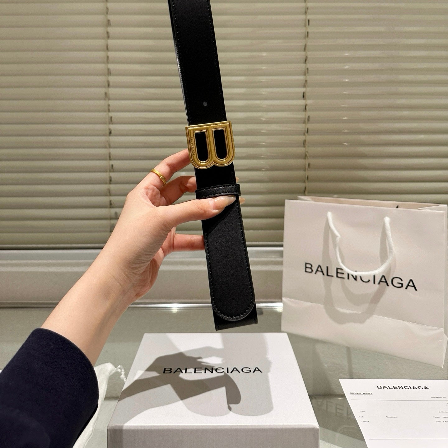 Balenciaga Fashionable fine-grained leather