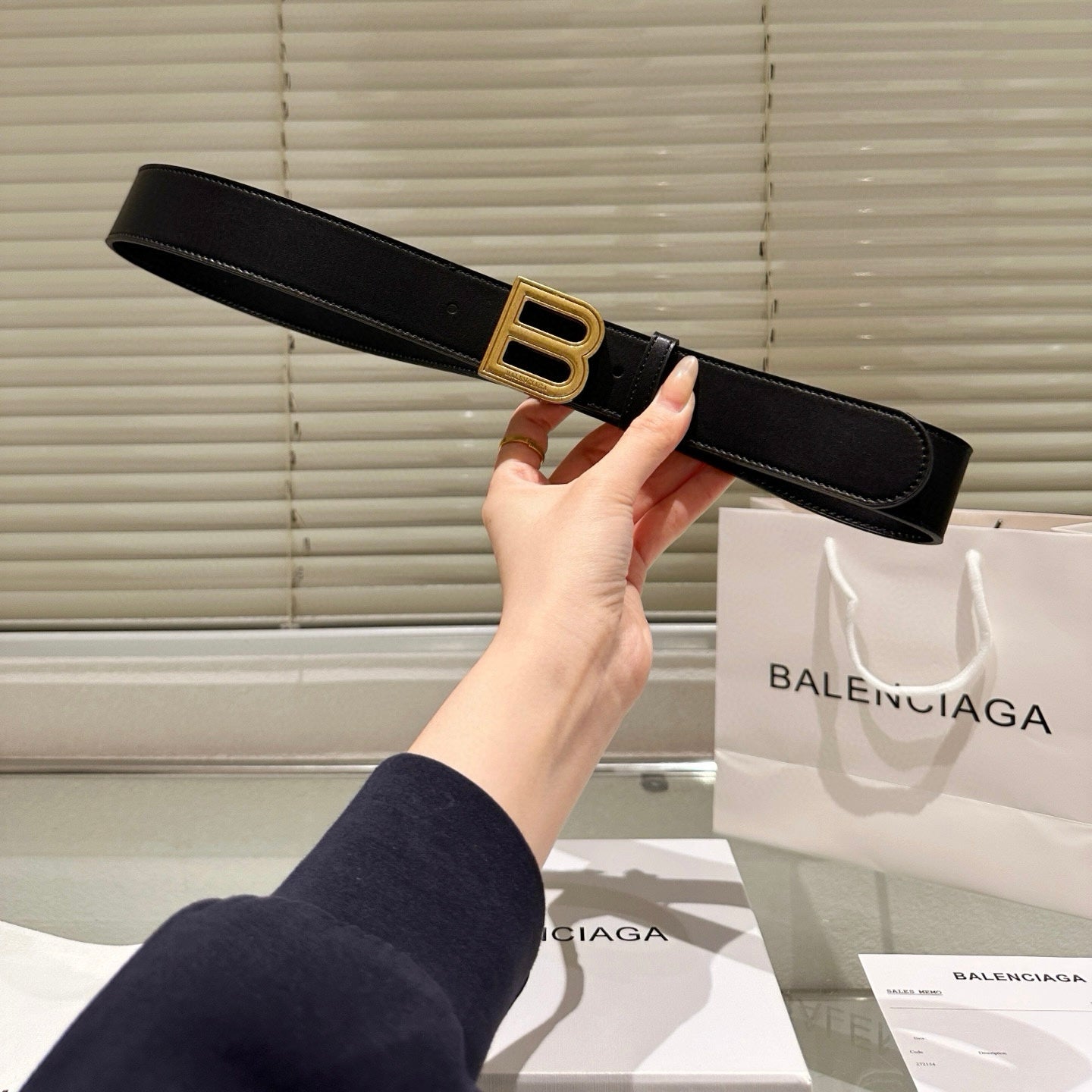 Balenciaga Fashionable fine-grained leather